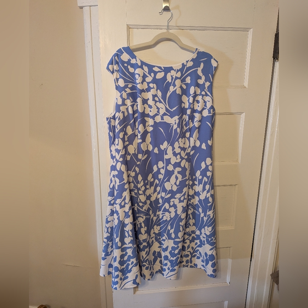 London Times Blue And White Floral Dress Size 20
